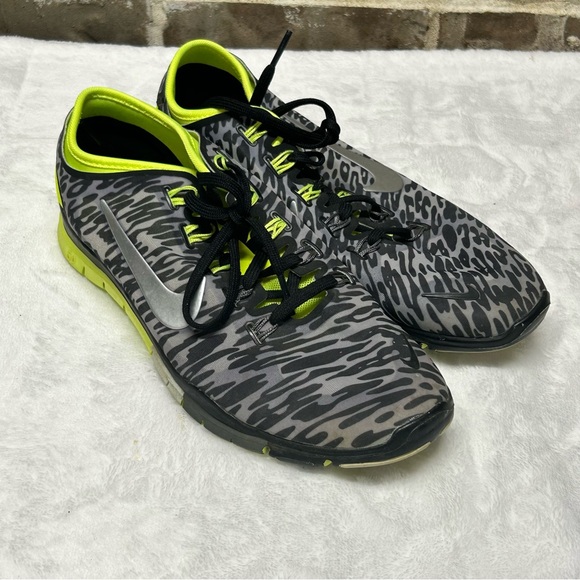 Nike Free TR Connect Animal Print Black Yellow Patterned Sneakers Women Size 8.5 - Picture 1 of 7